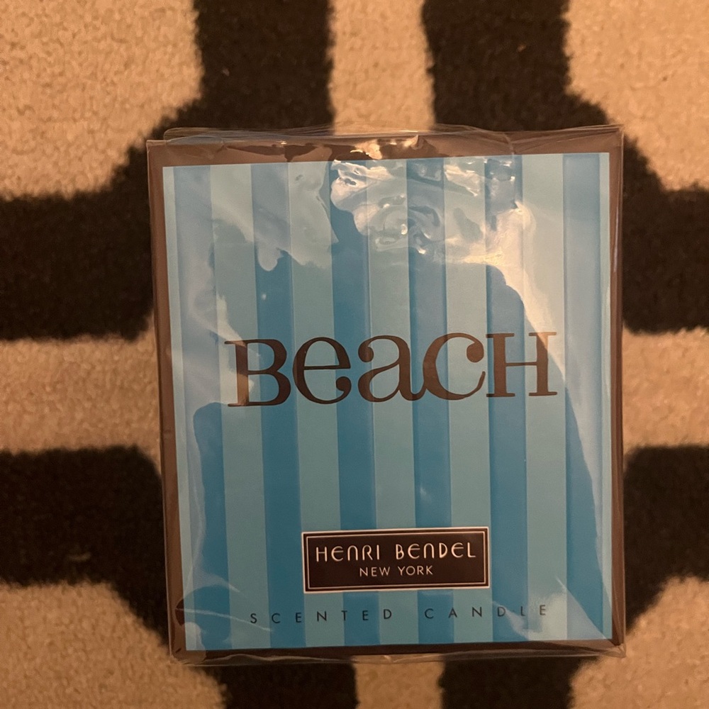 Brand new with shrink wrap RARE Henri Bendel Beach candle